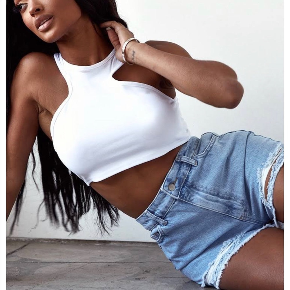 Shape Bleach Wash Ripped Hem Denim Shorts